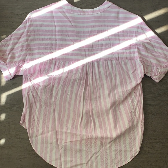 NWOT! Vince Camuto Serene Stripe Split Neck Top Sz XXS - Picture 4 of 4